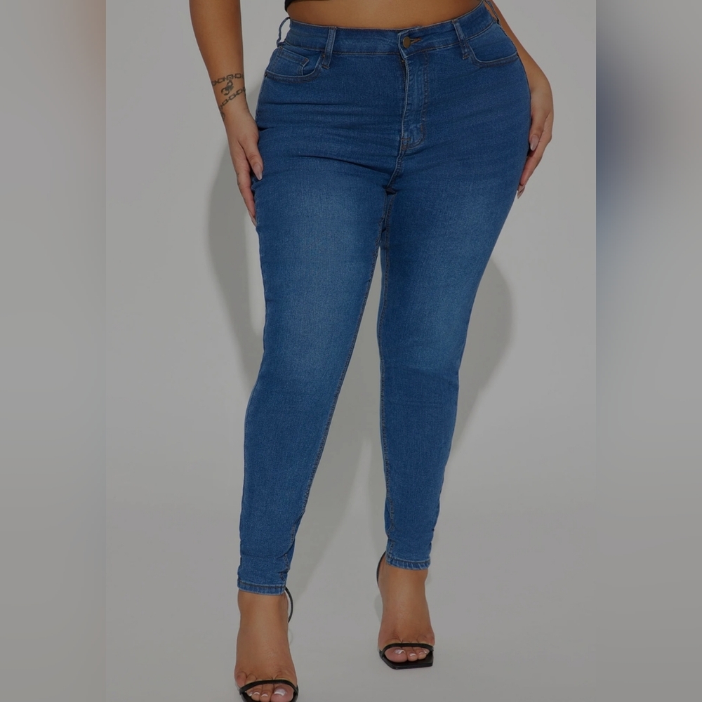 Fashion Nova Curve medium wash skinny jeans-16 plus